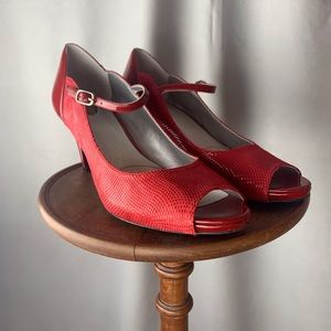 Trotters Red Patent Leather Peep Toe Heels